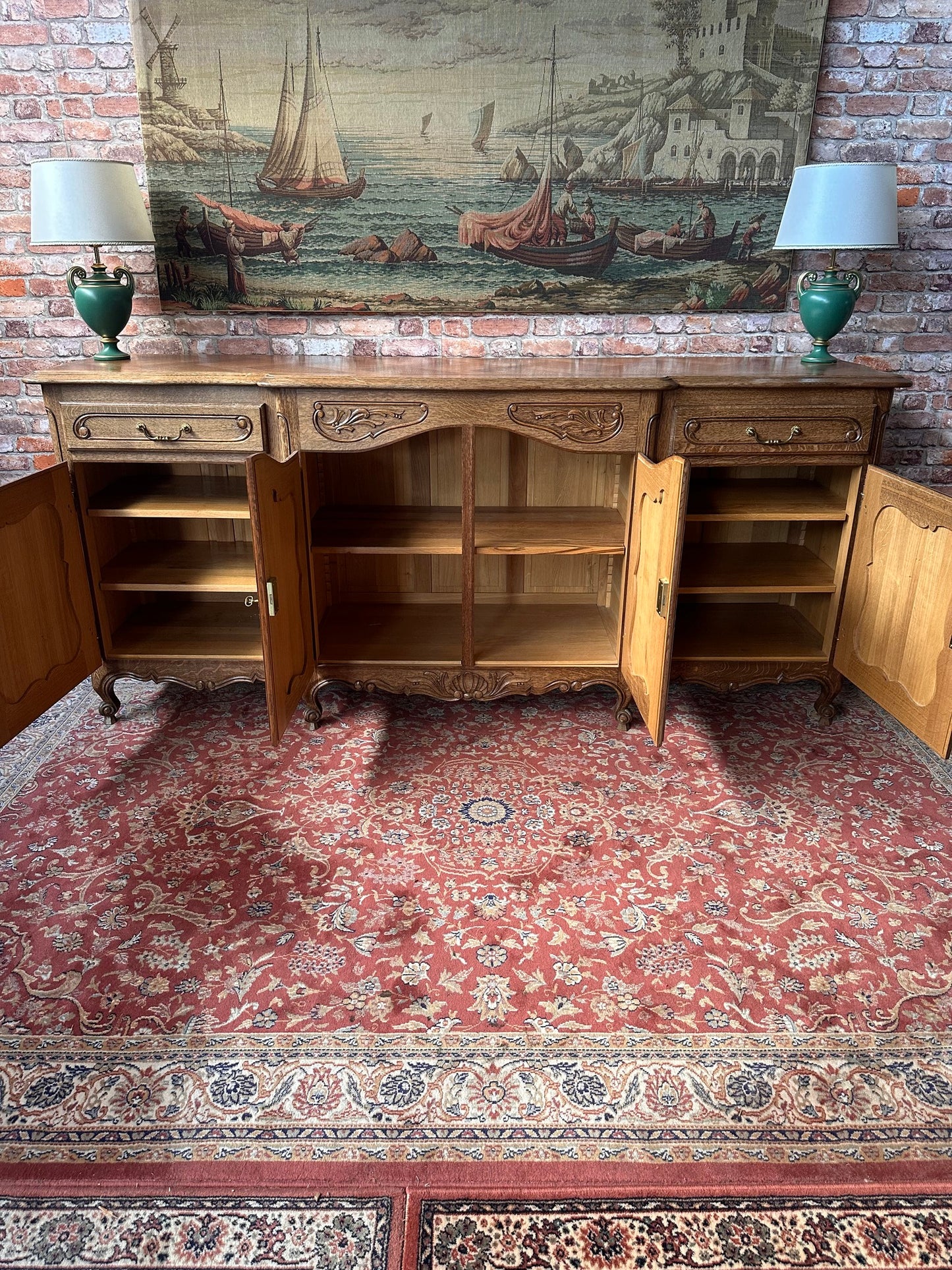 Bufet w stylu ludwikowskim