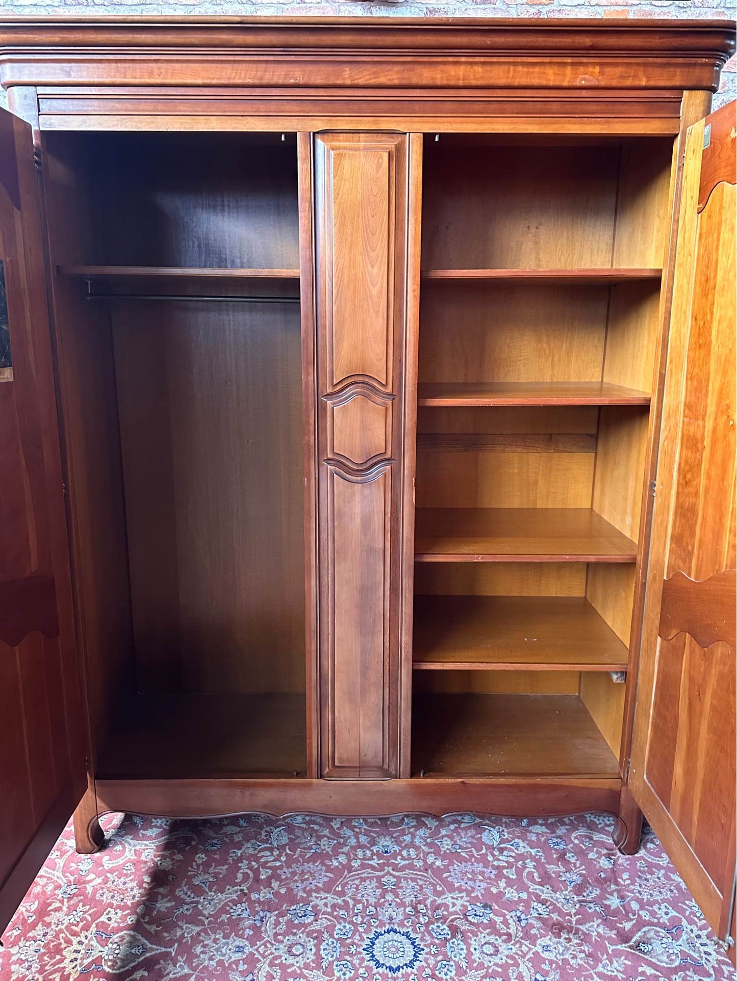 Szafa dwudrzwiowa w stylu ludwikowskim