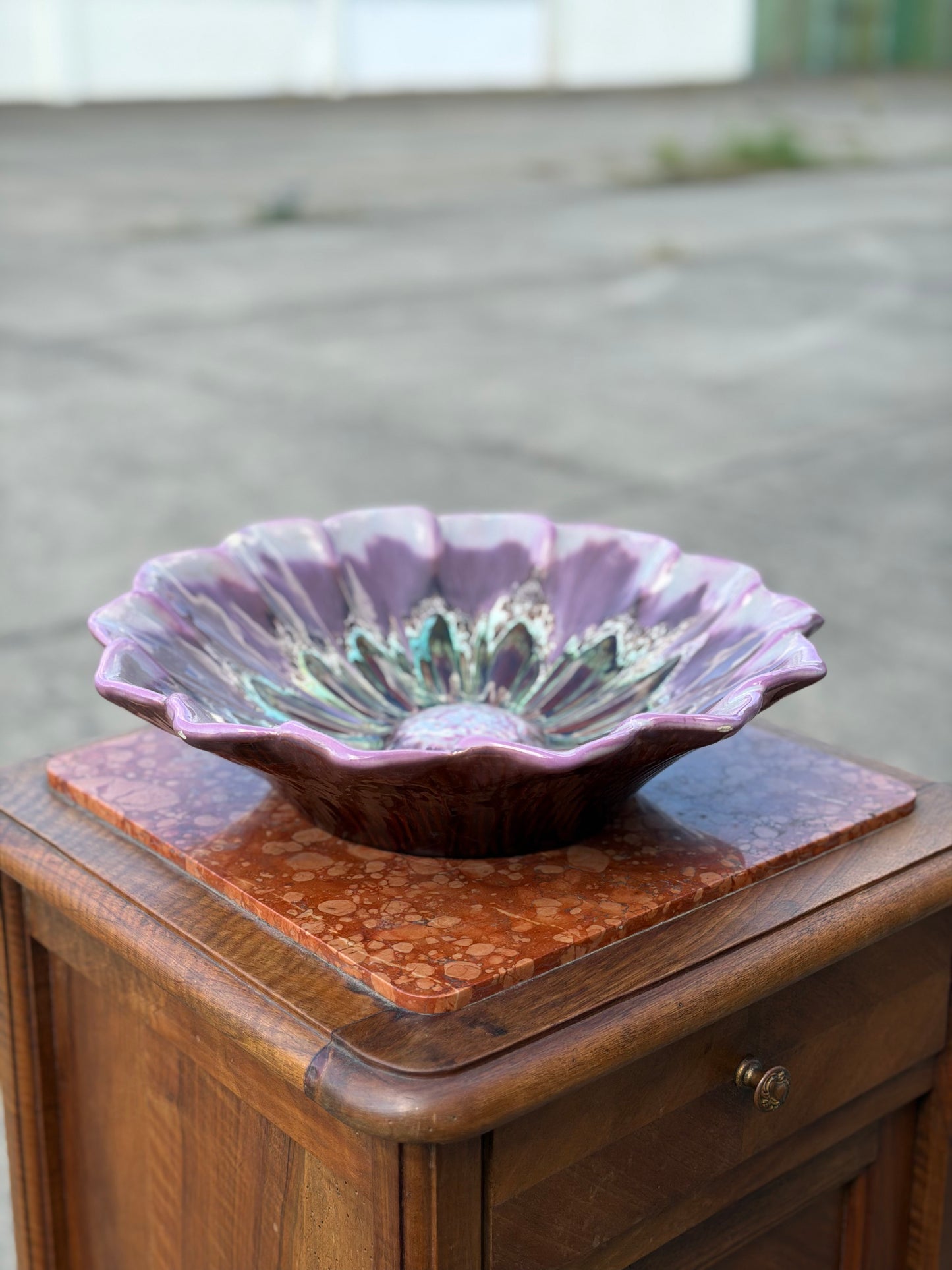 Ceramiczna Misa Dekoracyjna Sygnowana Vallauris – Kwiatowa Forma, Francja, Lata 50./60.