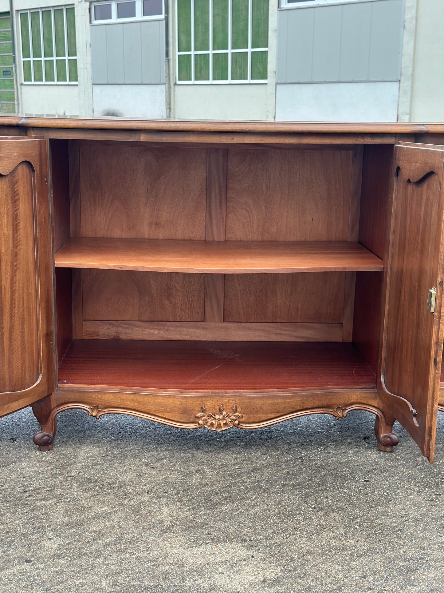 Orzechowy bufet w stylu ludwikowskim | Francja, XX w.