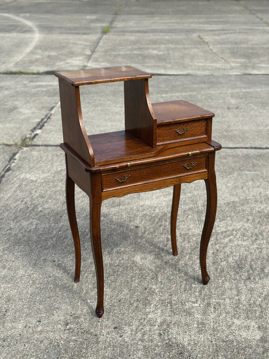 Sekretarzyk w stylu ludwikowskim