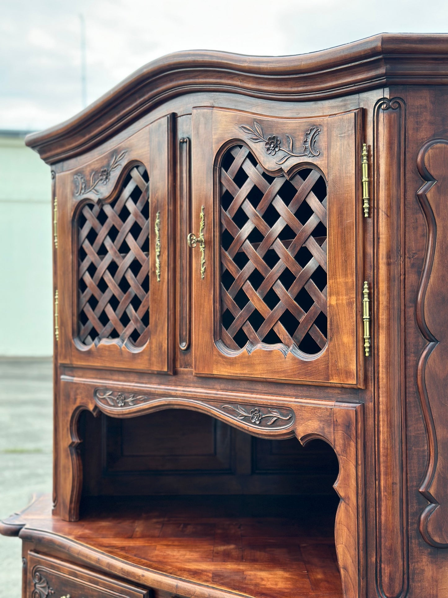 Kredens narożny w stylu ludwikowskim | Francja XX w.