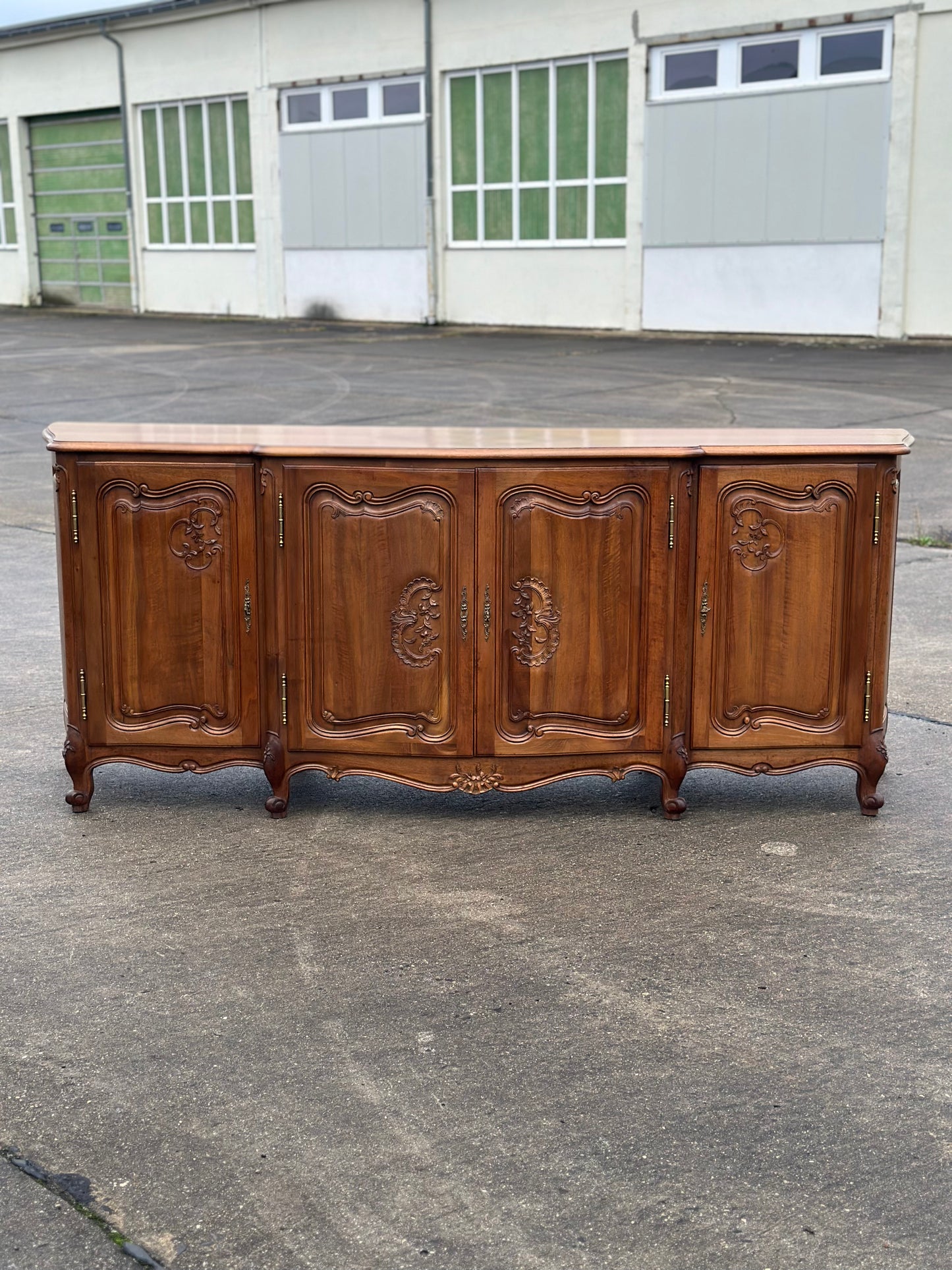 Orzechowy bufet w stylu ludwikowskim | Francja, XX w.