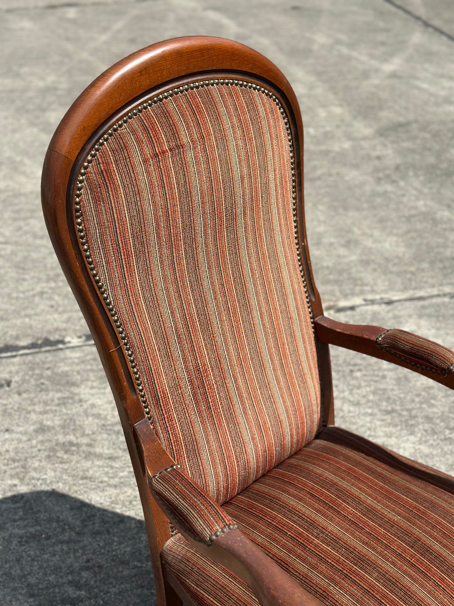 Fotel w stylu ludwikowskim