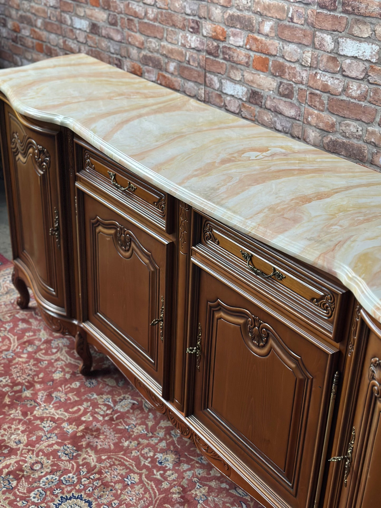 Bufet w stylu ludwikowskim z marmurowym blatem | Francja, XX w.