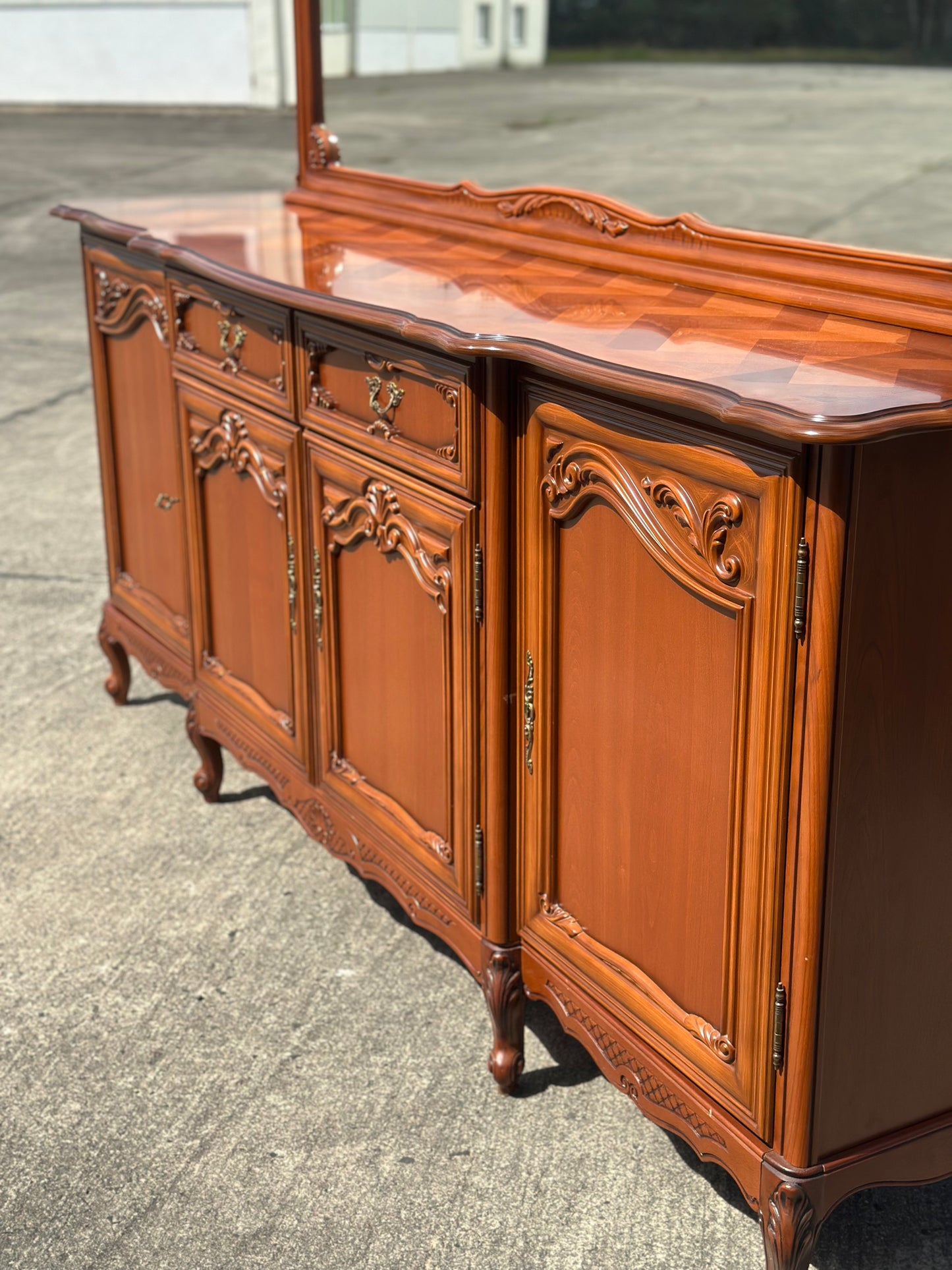 Bufet w stylu ludwikowskim z lustrem | Francja, 1980r.