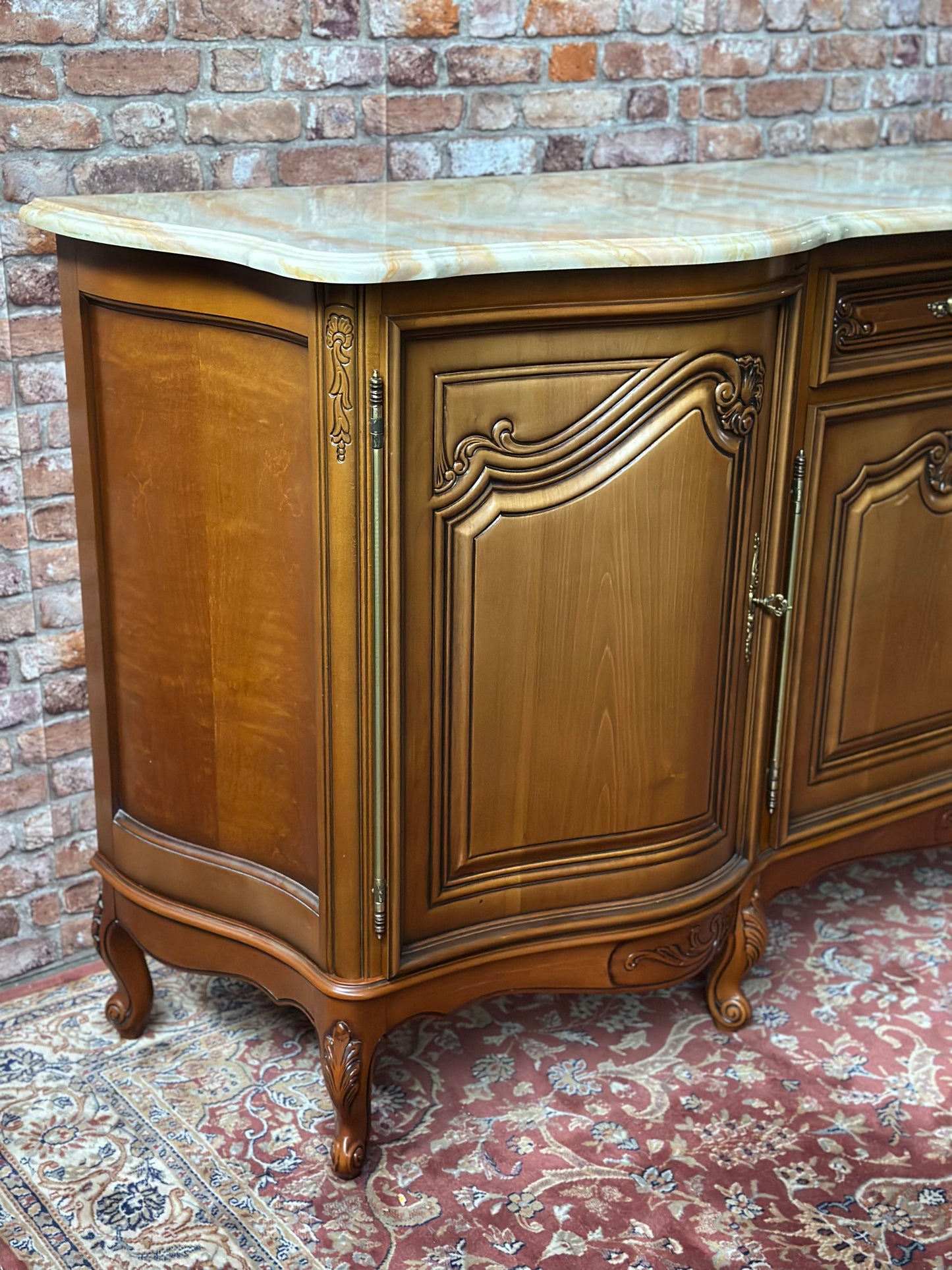 Bufet w stylu ludwikowskim z marmurowym blatem | Francja, XX w.