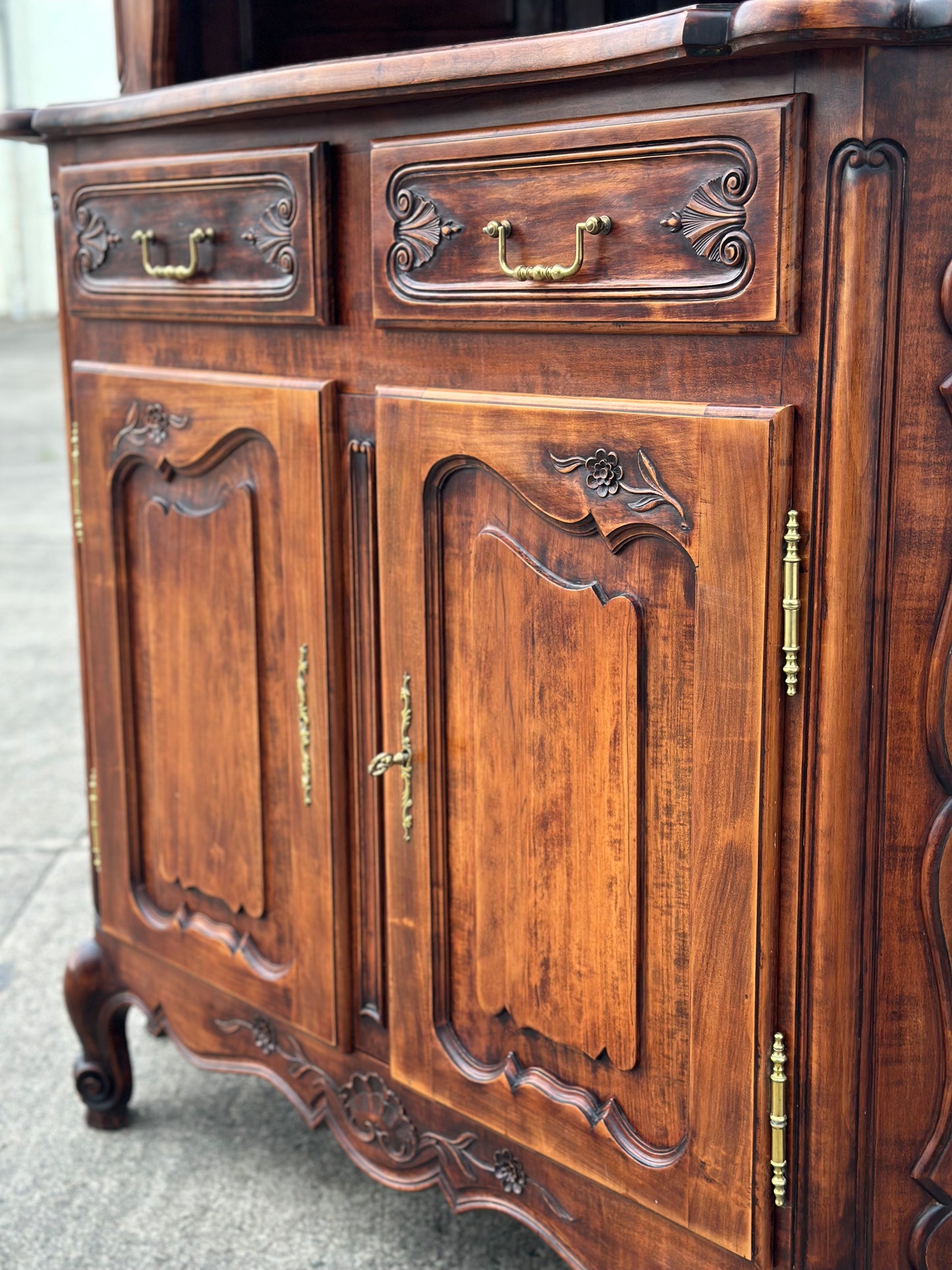 Kredens narożny w stylu ludwikowskim | Francja XX w.