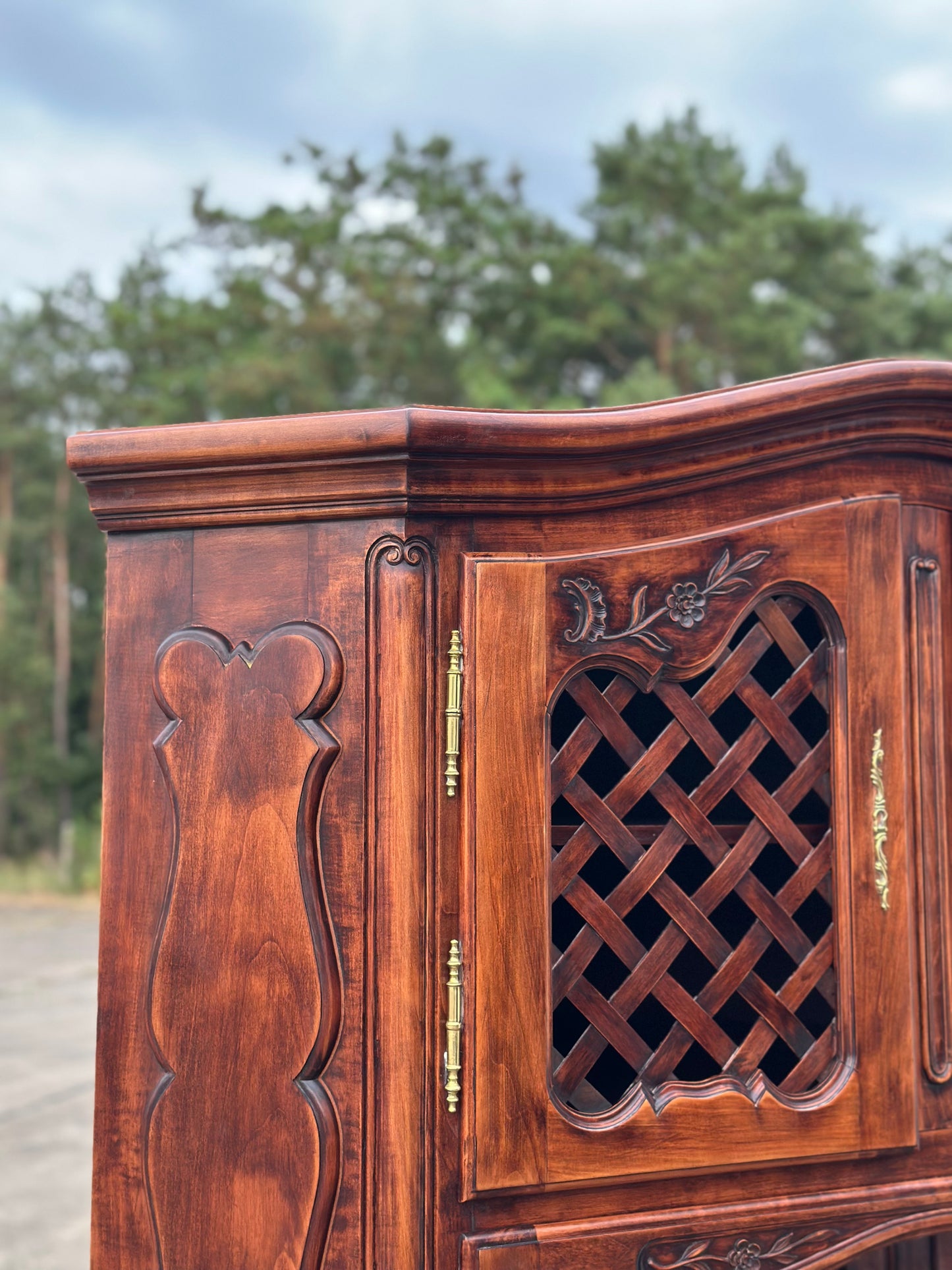 Kredens narożny w stylu ludwikowskim | Francja XX w.