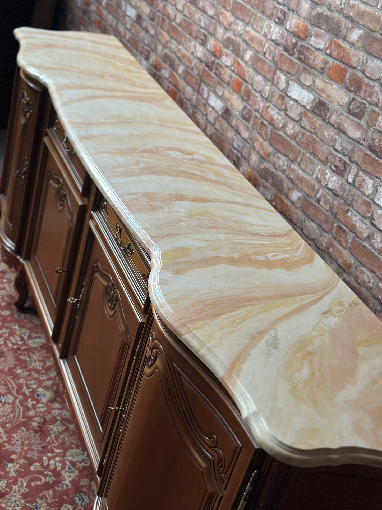 Bufet w stylu ludwikowskim z marmurowym blatem | Francja, XX w.