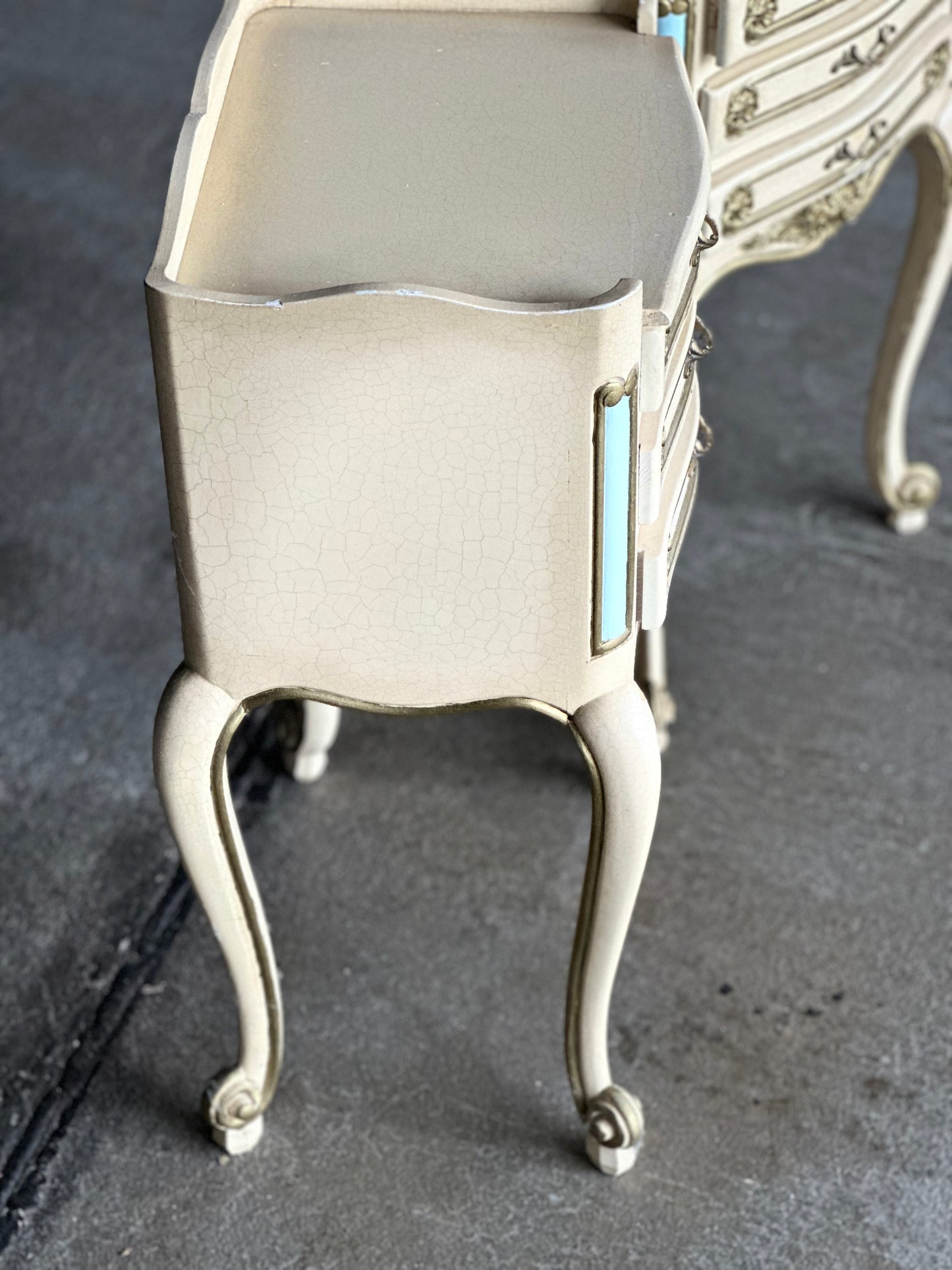 Komplet szafeczek nocnych w stylu ludwikowskim | Francja, XX w.