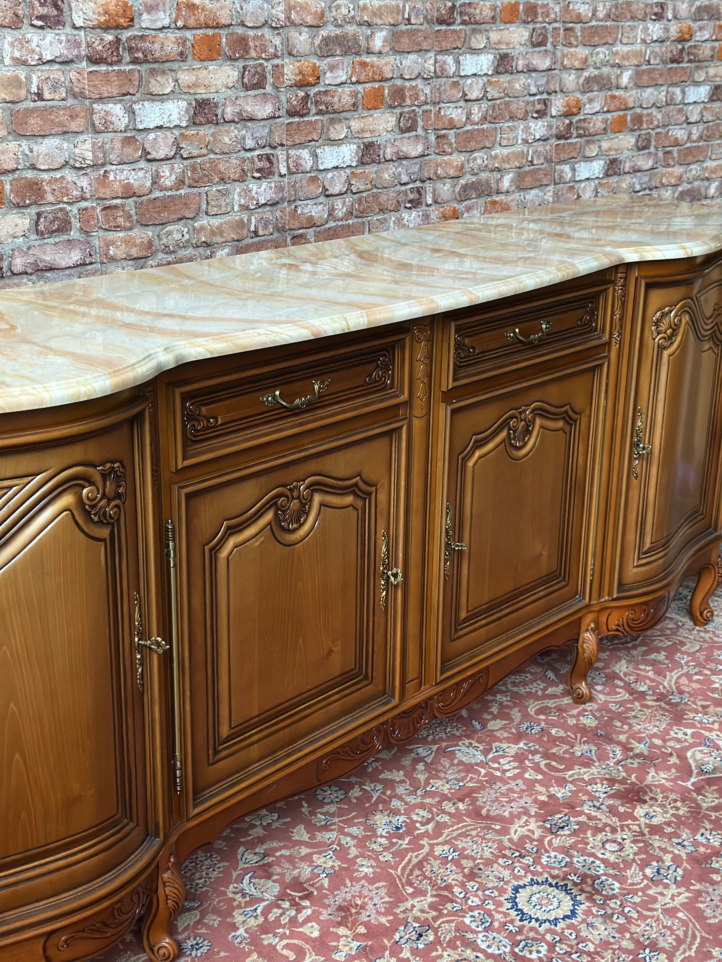 Bufet w stylu ludwikowskim z marmurowym blatem | Francja, XX w.