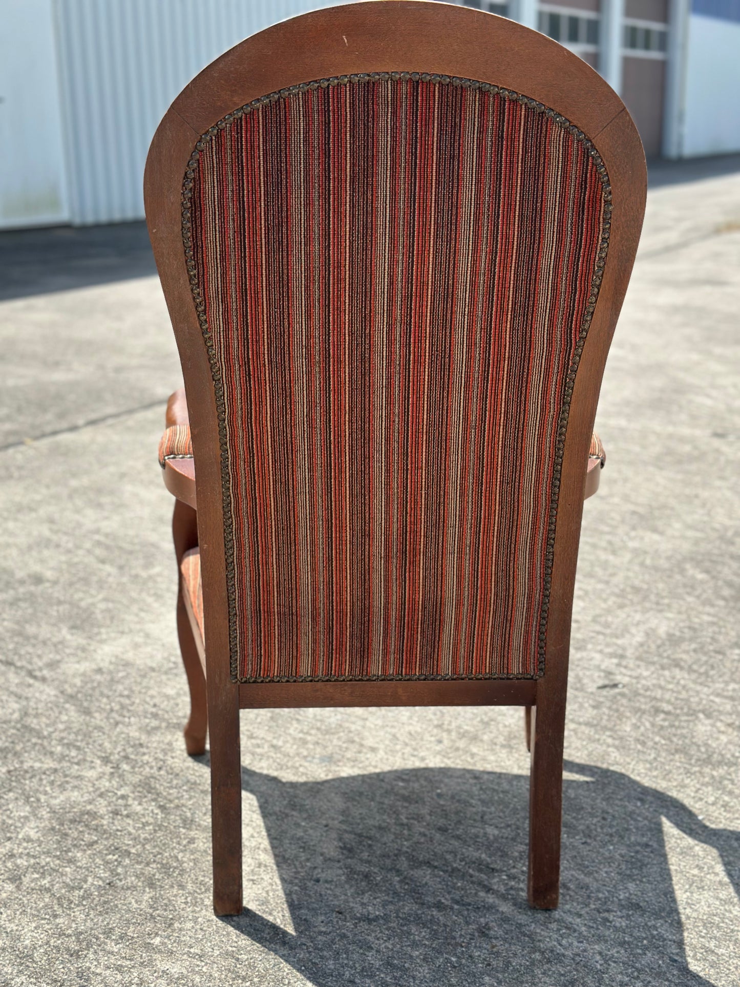 Fotel w stylu ludwikowskim