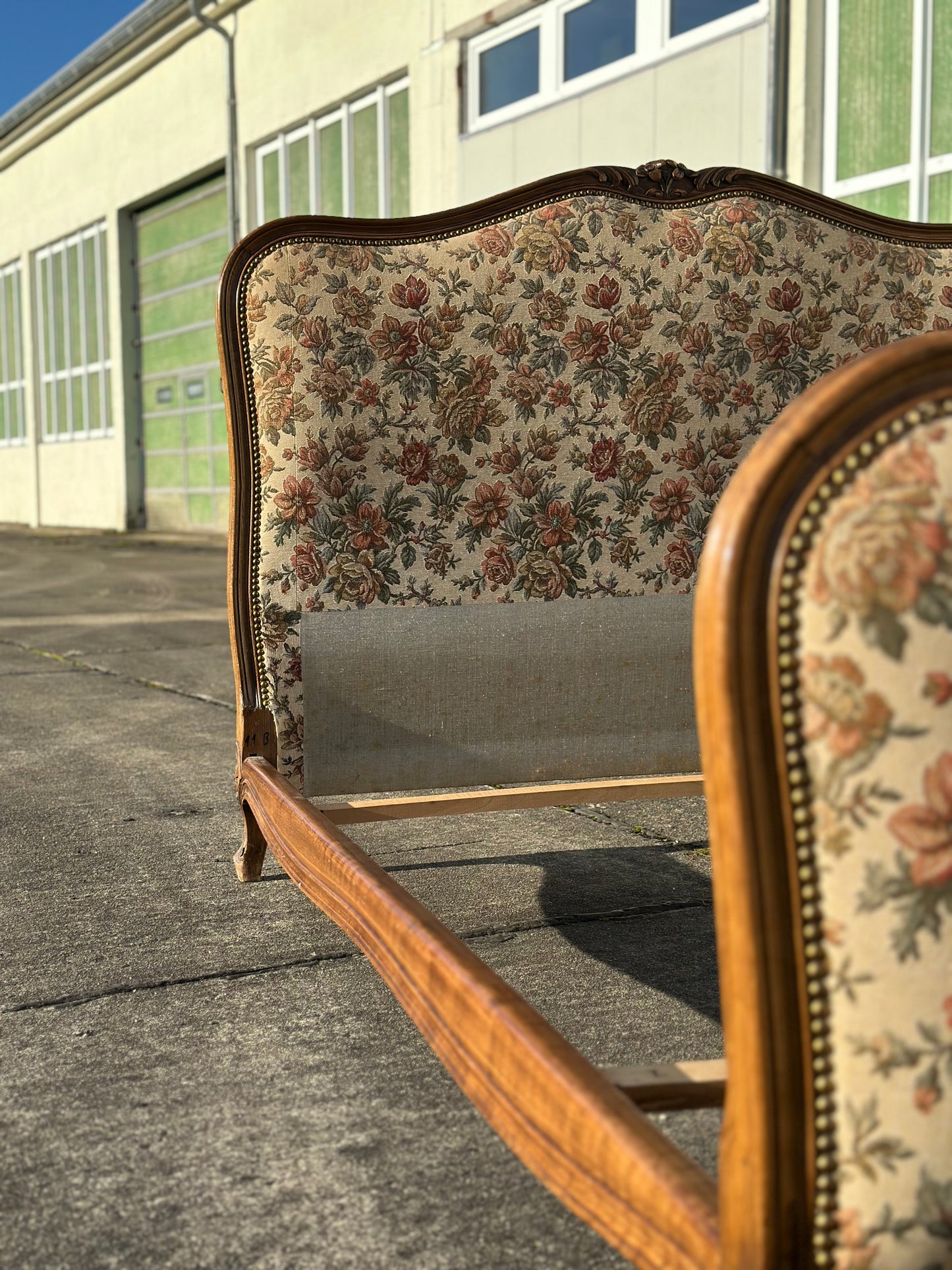 Łóżko tapicerowane w stylu ludwikowskim | Francja, XX w.