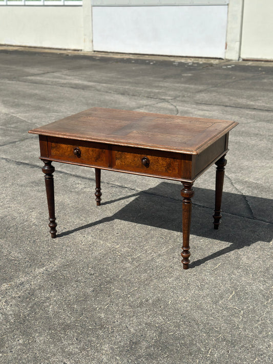 Antyczne biurko z czeczotą orzechową | Drewno orzechowe, Francja, XX w.