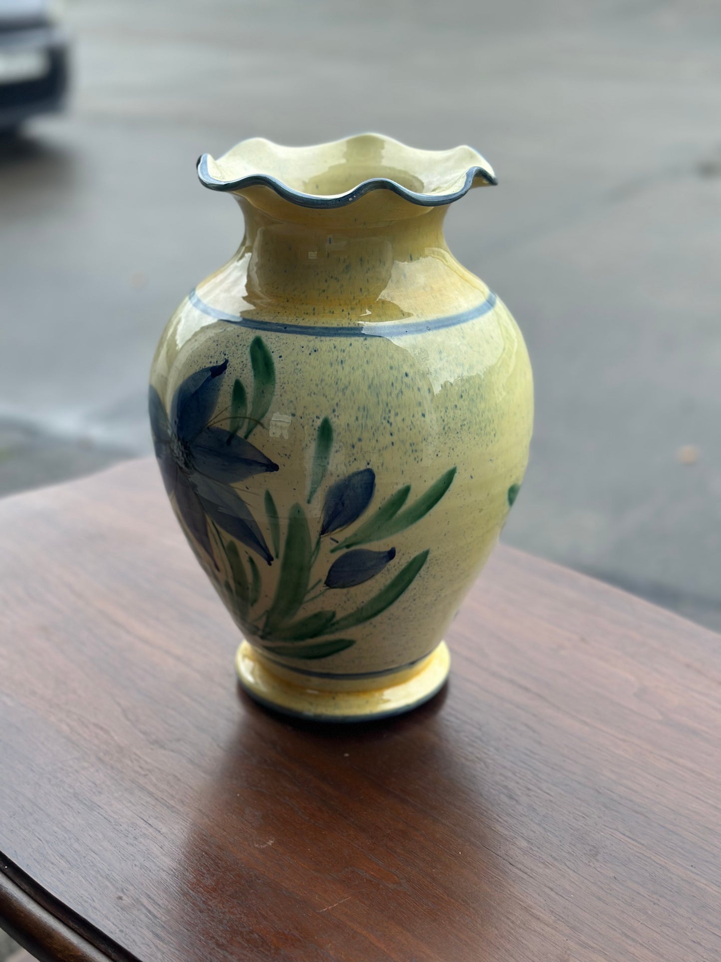 Wazon vintage z falbanką