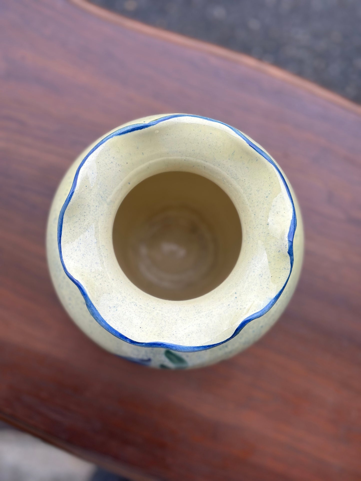 Wazon vintage z falbanką