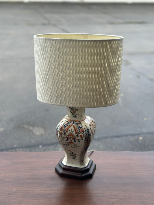 Elegancka lampa stołowa vintage – ceramika w stylu Rouen/Prowansja