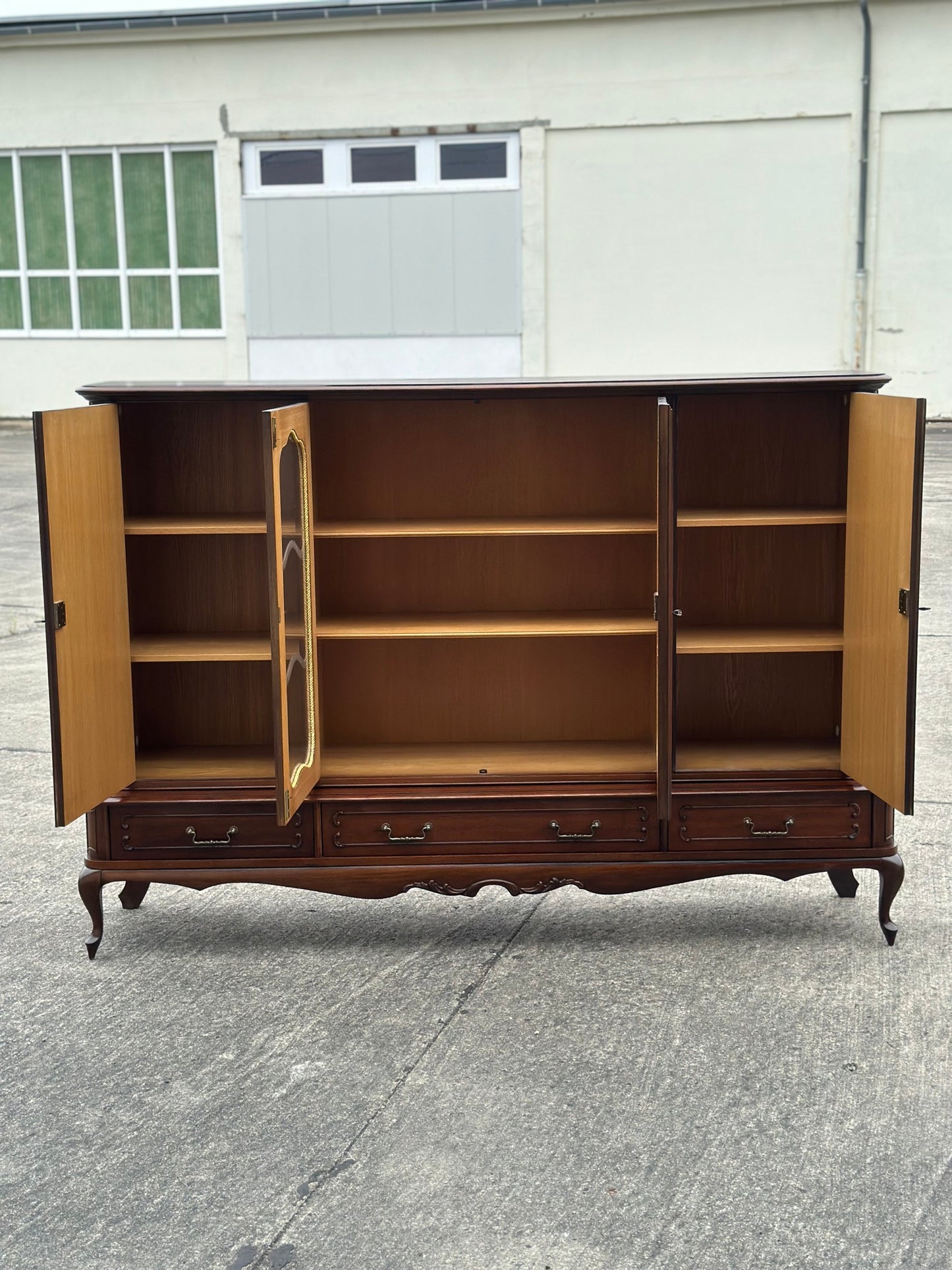 Biblioteka w stylu ludwikowskim